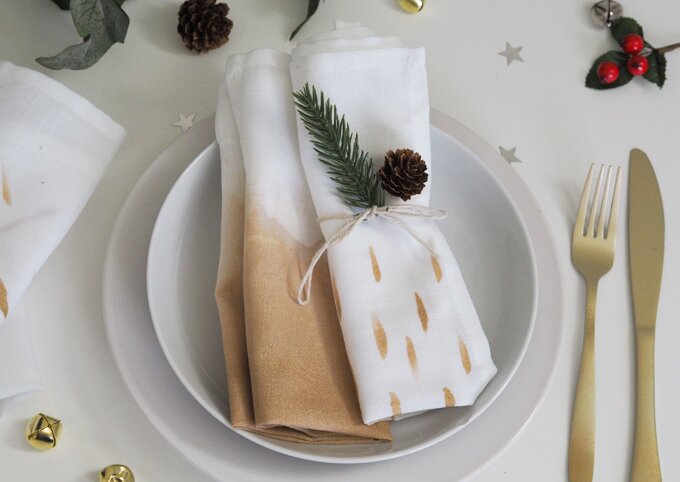 DIY Painted Christmas Napkins 